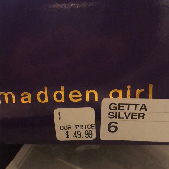 Silver heels - Picture 5 of 5